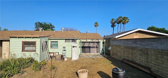 5319 Durfee Ave, El Monte, CA 91732 - back of property with a fenced backyard