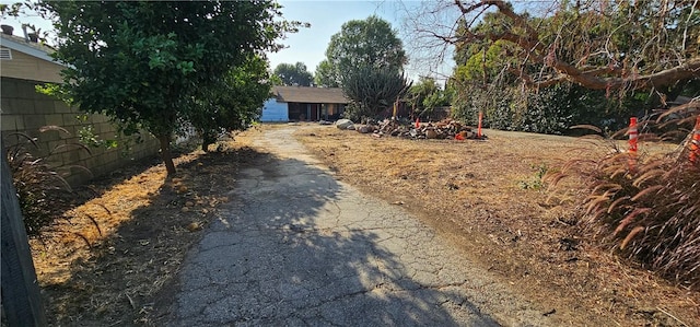 5319 Durfee Ave, El Monte, CA 91732 - view of yard featuring asphalt driveway