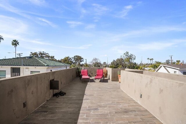 2211 Bancroft St, San Diego, CA 92104 - view of deck