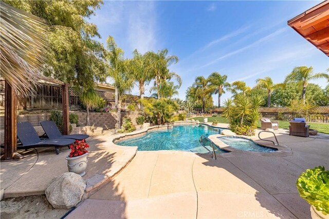 38260 Willow Ct, Murrieta, CA 92562 - view of pool with a patio area, a fenced backyard, and a pool with connected hot tub