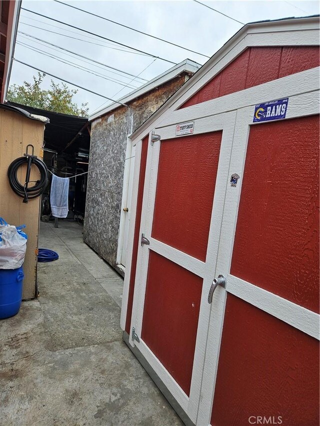 953 E 22nd St, Los Angeles, CA 90011 - view of outbuilding