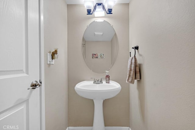7038 De Celis Pl Unit 9, Van Nuys, CA 91406 - view of bathroom