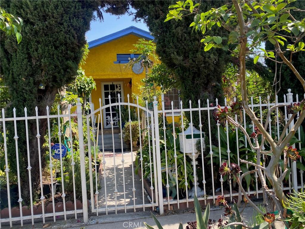 1120 E 103rd Pl, Los Angeles, CA 90002 - view of gate