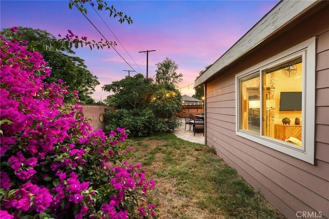 18770 Community St, Northridge, CA 91324 - view of yard featuring a patio