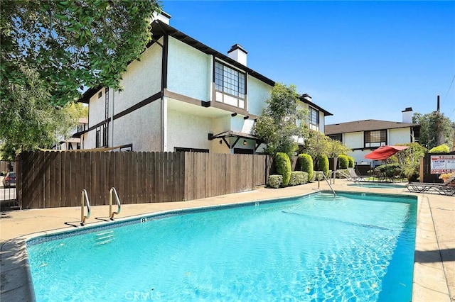 402 El Centro St Unit 13, South Pasadena, CA 91030 - community pool featuring a patio
