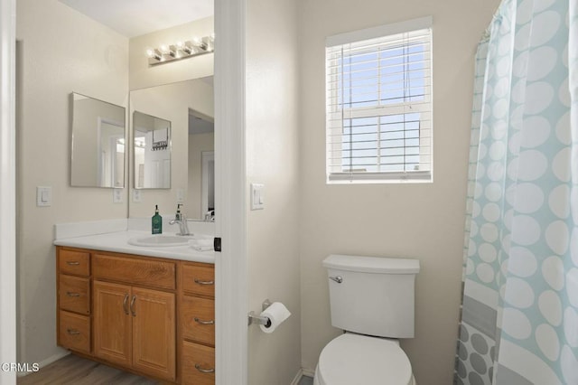 371 Huerta St, Oxnard, CA 93030 - full bath with vanity and toilet