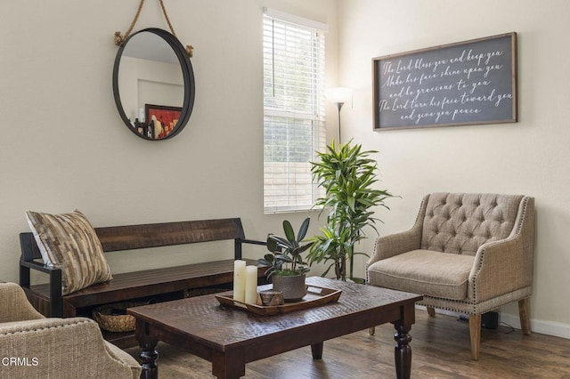371 Huerta St, Oxnard, CA 93030 - living area with wood finished floors and baseboards