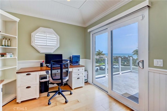 34155 Calle Ln, Primavera, Dana Point, CA 92629 - office with healthy amount of natural light, crown molding, light wood finished floors, and a wainscoted wall