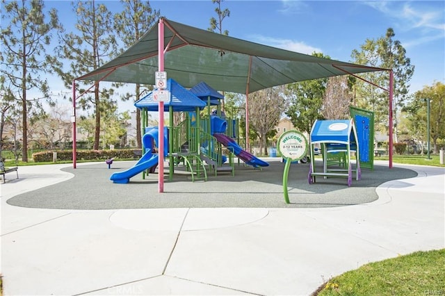 920 Nettle Ct, Corona, CA 92878 - view of community play area