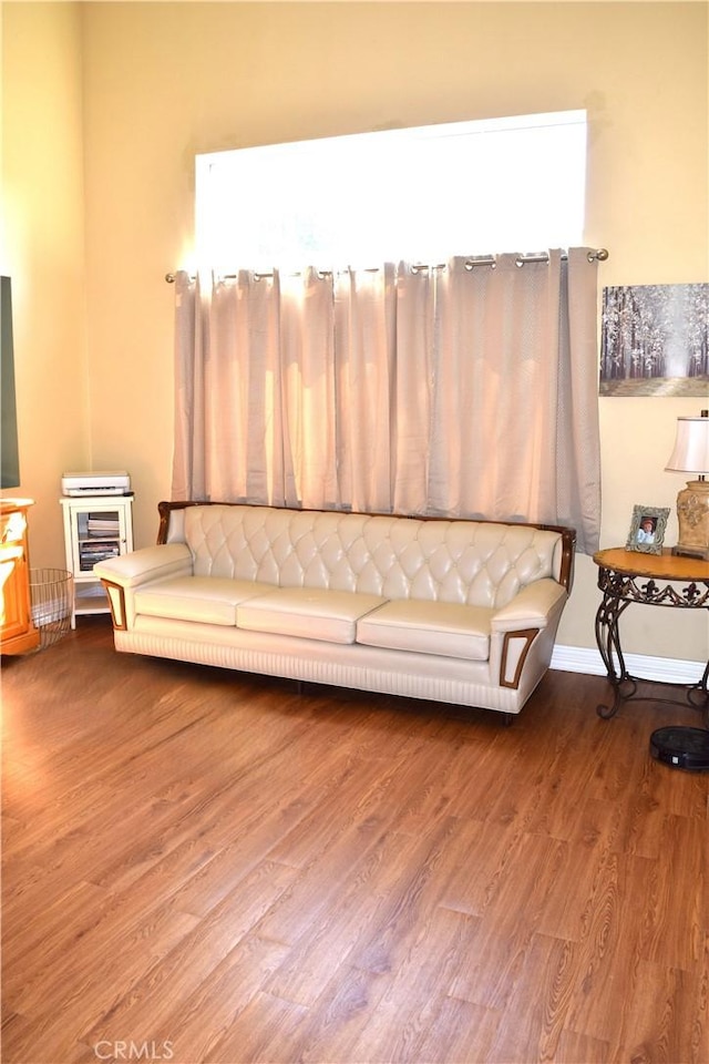 920 Nettle Ct, Corona, CA 92878 - living area with wood finished floors