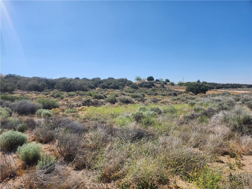 11250 Duxbury Rd, Oak Hills, CA 92344
