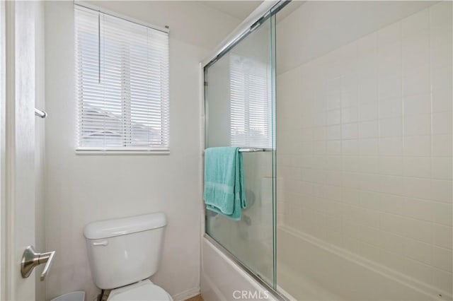 27625 Mariposa Ln, Castaic, CA 91384 - full bath featuring toilet and enclosed tub / shower combo