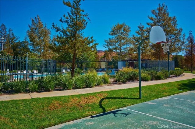 27625 Mariposa Ln, Castaic, CA 91384 - view of basketball court with a community pool and community basketball court