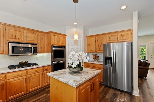 942 Lucerne Ln, Lake Arrowhead, CA 92352 - kitchen featuring appliances with stainless steel finishes, backsplash, dark wood-type flooring, and recessed lighting