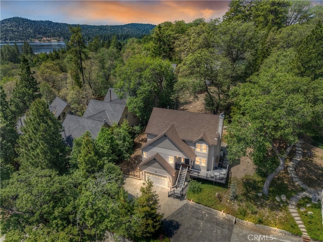 942 Lucerne Ln, Lake Arrowhead, CA 92352 - aerial view of property and surrounding area with a forest