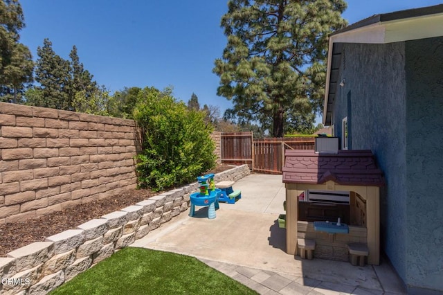 1091 Bradford Ave, Camarillo, CA 93010 - fenced backyard featuring a patio area
