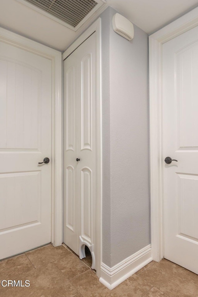 1091 Bradford Ave, Camarillo, CA 93010 - detailed view of baseboards