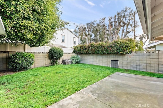 8065 E Ring St, Long Beach, CA 90808 - view of yard with a patio area