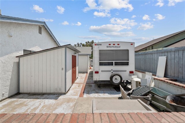2712 Boundary Ln, Riverside, CA 92503 - view of garage