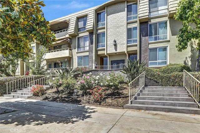 5215 Balboa Blvd Unit 203, Encino, CA 91316 - view of property with stairs