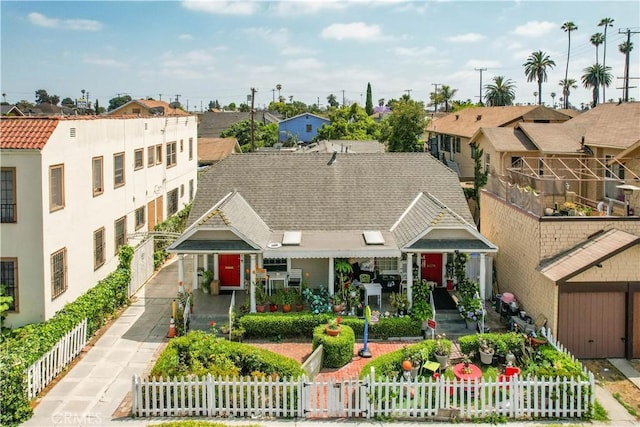 2756 W 15th St, Los Angeles, CA 90006 - view of front of house featuring a fenced front yard and a residential view