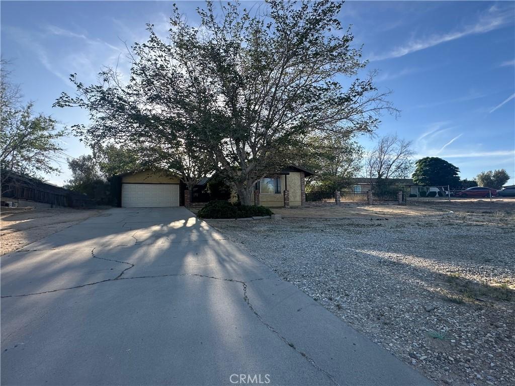 15811 Condor Rd, Victorville, CA 92394 - photo 1