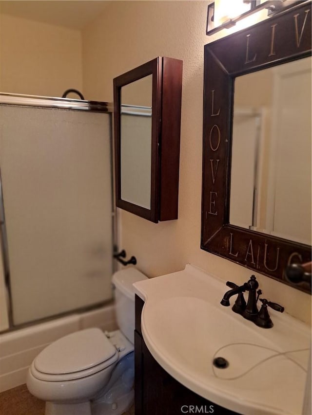 7131 Farralone Ave Unit 82, Canoga Park, CA 91303 - full bath featuring toilet, shower / bath combination with glass door, and vanity