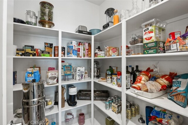 27227 Coyote Bush Ct, Valencia, CA 91381 - view of pantry