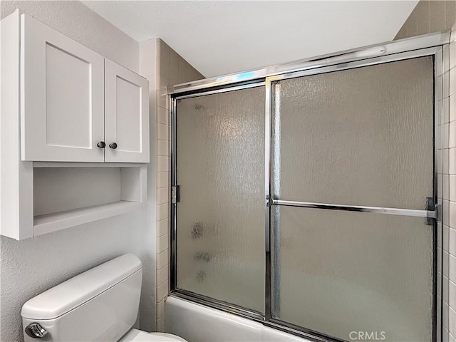 801 Nantasket Ct Unit B, San Diego, CA 92109 - bathroom with toilet and enclosed tub / shower combo