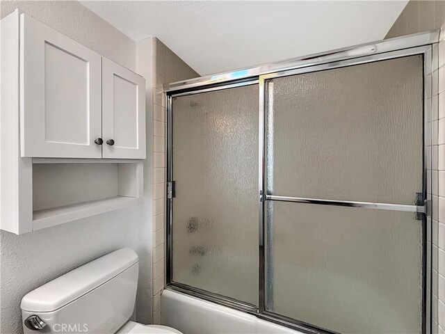 801 Nantasket Ct Unit B, San Diego, CA 92109 - full bath with toilet and bath / shower combo with glass door