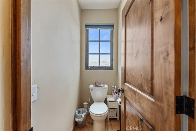 9075 Mesa Vista St, Apple Valley, CA 92308 - bathroom with toilet and baseboards