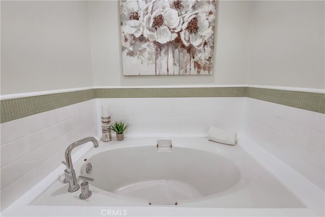 395 E 4th St Unit 13, Long Beach, CA 90802 - full bath featuring a bath