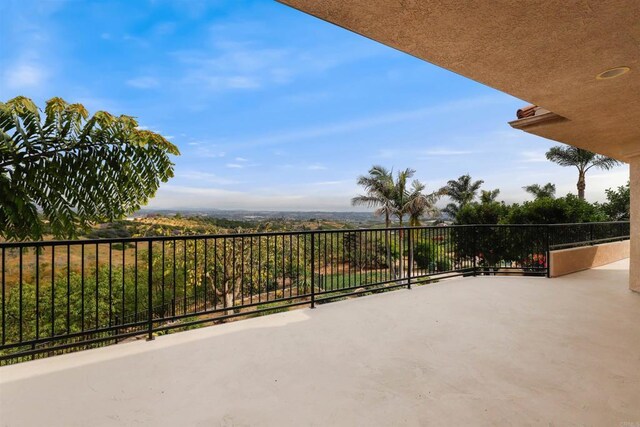 1320 Sleeping Indian Rd, Oceanside, CA 92057 - view of patio
