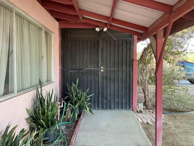 722 N Preston Dr E, Calexico, CA 92231 - property entrance with stucco siding