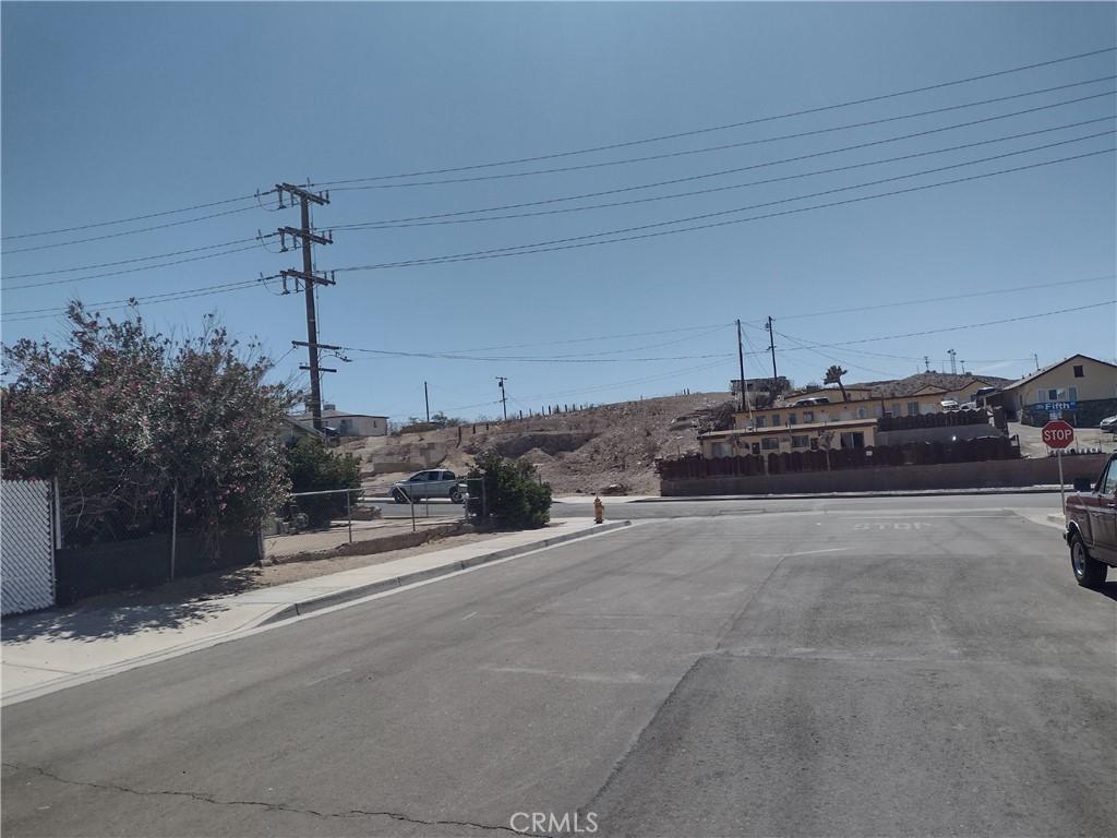 508 E White St, Barstow, CA 92311 - photo 4