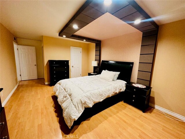 605 N Louise St Unit 106, Glendale, CA 91206 - bedroom with wood finished floors and recessed lighting