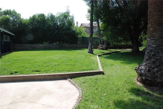 360 Campbell Ave, Redlands, CA 92373 - view of green lawn featuring a patio