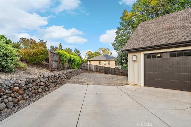 133 Valley Ridge Dr, Paradise, CA 95969 - garage featuring concrete driveway