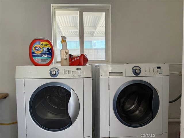 431 W M St, Colton, CA 92324 - laundry area with washer and dryer