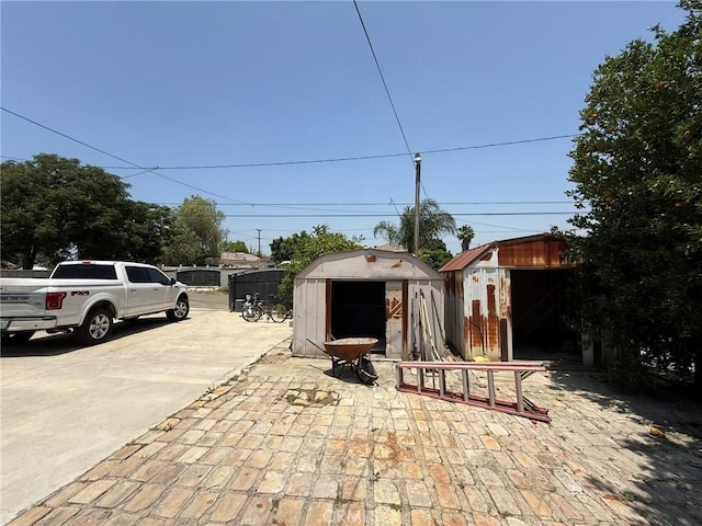 431 W M St, Colton, CA 92324 - view of patio / terrace