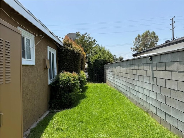 431 W M St, Colton, CA 92324 - view of yard