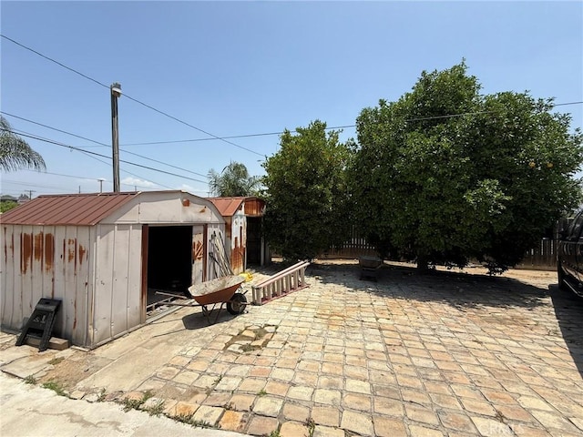 431 W M St, Colton, CA 92324 - view of patio / terrace