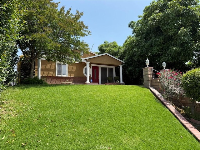 431 W M St, Colton, CA 92324 - view of green lawn