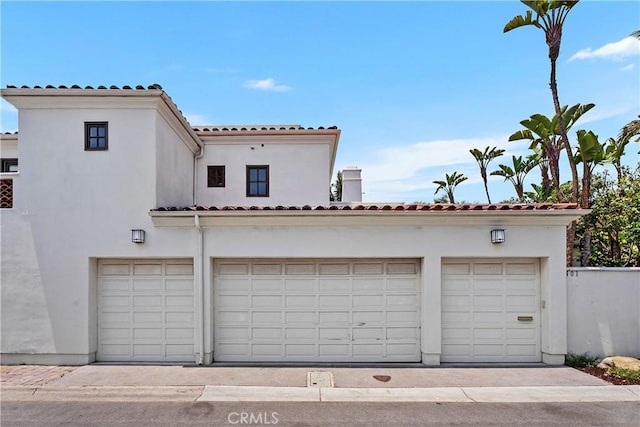 401 Piazza Lido, Newport Beach, CA 92663 - view of front of property with stucco siding and a tiled roof
