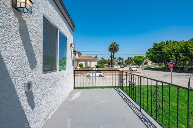 7513 S Cimarron St, Los Angeles, CA 90047 - view of balcony