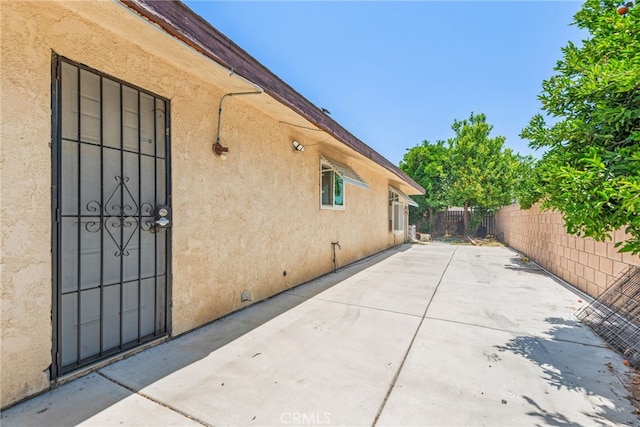 42159 Mayberry Ave, Hemet, CA 92544 - fenced backyard featuring a patio area