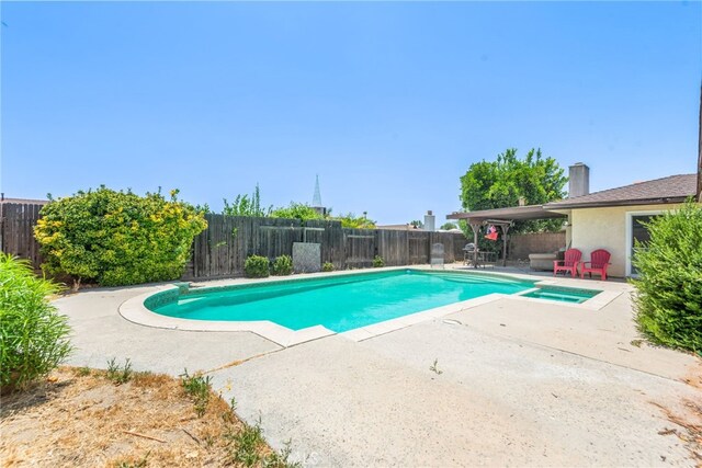 42159 Mayberry Ave, Hemet, CA 92544 - view of pool featuring a patio area and a fenced backyard