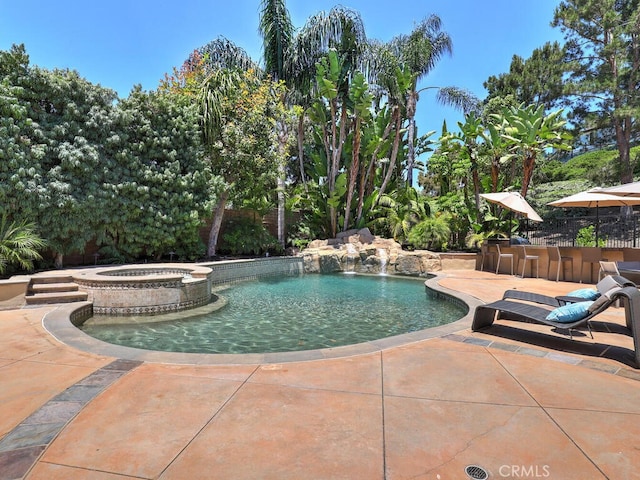 1 Lennox Ct, Ladera Ranch, CA 92694 - view of swimming pool with a patio and a pool with connected hot tub