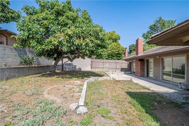 427 W Northridge Ave, Glendora, CA 91741 - fenced backyard featuring a patio