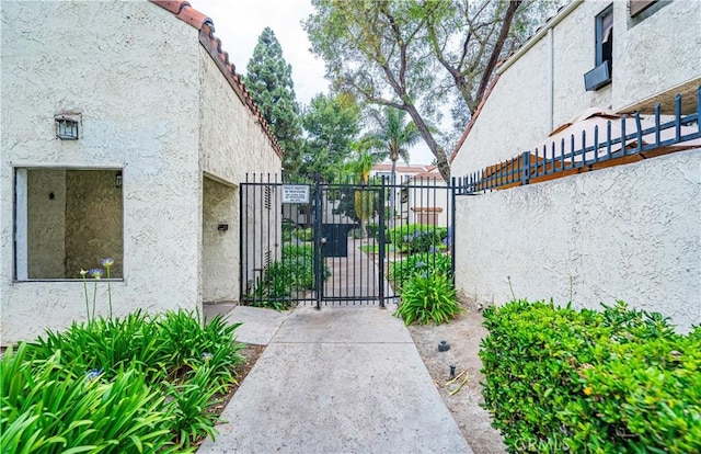 611 W 1st St Unit 101, Santa Ana, CA 92701 - view of gate